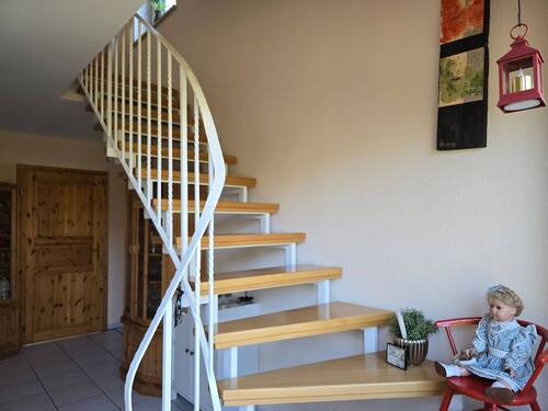 Treppe im Vorderhaus.jpg - 
