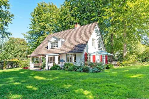 Hausansicht - Ein Haus zum Verlieben - 1.225.000,00&nbsp;EUR Kaufpreis, ca.&nbsp; 180,00&nbsp;m&sup2;&nbsp;Wohnfl&auml;che