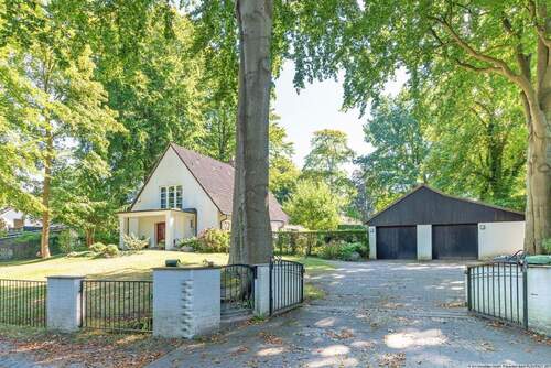 Hausansicht (2) - 8 Zimmer Einfamilienhaus zum Kaufen in Heikendorf