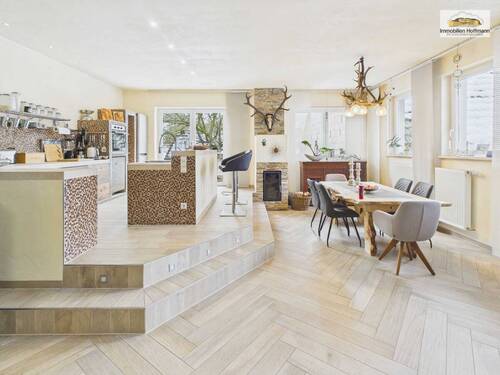 Wohnbereich - Einfamilienhaus mit 423,00 m&sup2; in Kleinkahl zum Kaufen