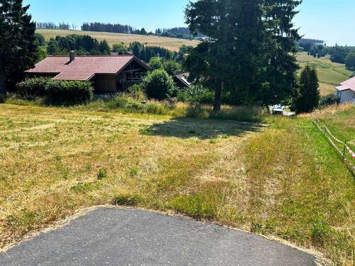 Zufahrt zum Grundstück - 