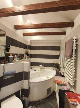 Badezimmer (1. OG) - 