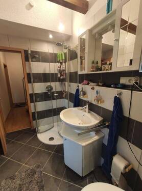 Badezimmer (1. OG) - 