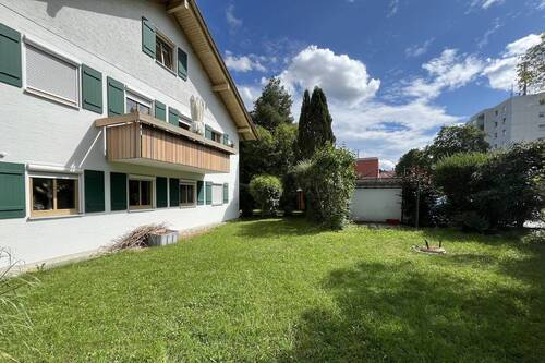 Ansicht Vorgarten - Mehrfamilienhaus, Wohnhaus in Ottobrunn