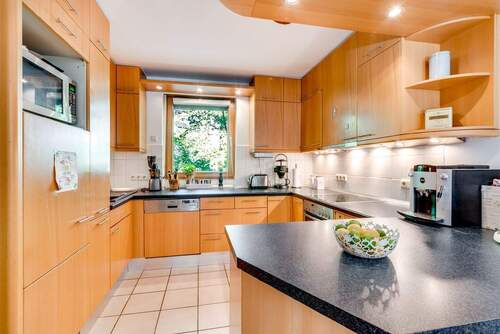 Küche - 5 Zimmer Reihenmittelhaus in München