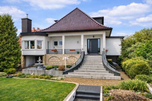 Hausansicht - 7 Zimmer Einfamilienhaus zum Kaufen in Horn-Bad Meinberg