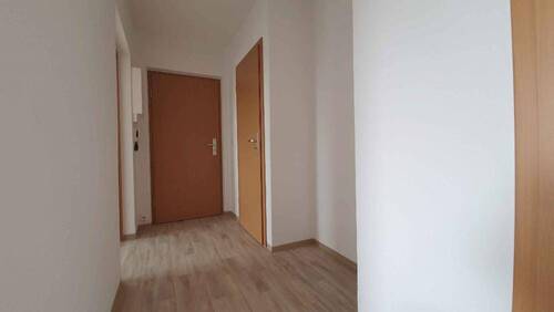 Flur - 2 Zimmer Etagenwohnung zur Miete in Wilkau-Haßlau