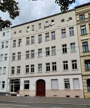 Hausansicht - Großzügige Eigentumswohnung in gepflegtem MFH in Magdeburg