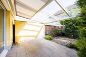 Terrasse & Garten - Reihenmittelhaus mit 136,00 m&sup2; in Kirchheim am Neckar zum Kaufen