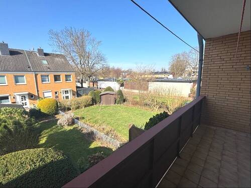 Blick vom Balkon - Reihenmittelhaus mit 100,00 m&sup2; in Hannover zum Kaufen