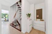 Flur EG mit Garderobe - 5 Zimmer Reihenmittelhaus in Göttingen