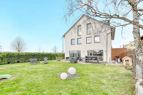 Rückansicht Garten - 7 Zimmer Einfamilienhaus in Köln / Weiß