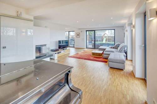 Wohnzimmer - weiterer Blick - 