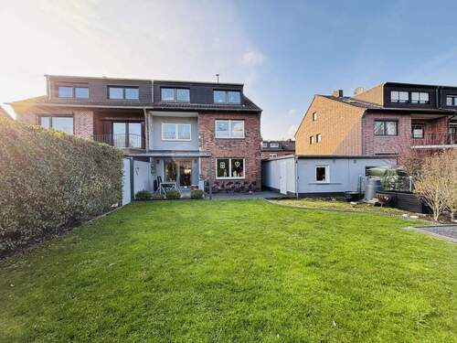 Rückansicht - 6 Zimmer Doppelhaushälfte zum Kaufen in Oberhausen