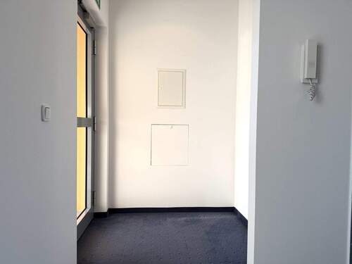 Diele - Büro mit 93,00 m&sup2; in Krailling zur Miete