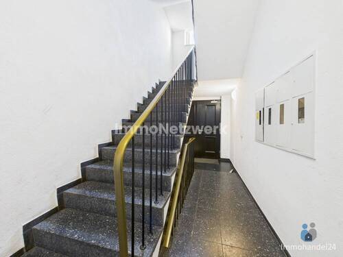 Treppenhaus - 3 Zimmer Etagenwohnung zum Kaufen in Köln / Altstadt-Süd