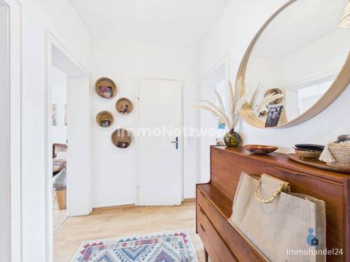 Flur - Etagenwohnung mit 63,60 m&sup2; in Köln / Altstadt-Süd zum Kaufen