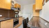 Küche 2 - Renovierte 3-Zimmer-Wohnung mit Balkon und Stellplatz (Erbpacht)