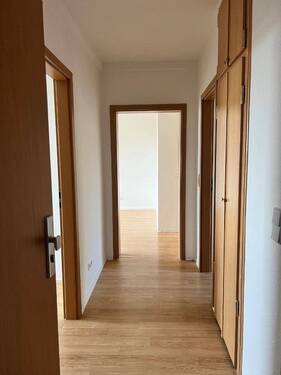 Eingangsbereich/Flur - 3 Zimmer Etagenwohnung zur Miete in Wilkau-Haßlau