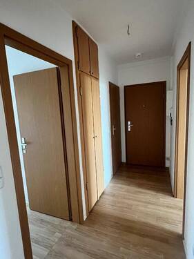 Flurbereich mit Einbauschrank - Etagenwohnung mit 59,10 m&sup2; in Wilkau-Haßlau zur Miete