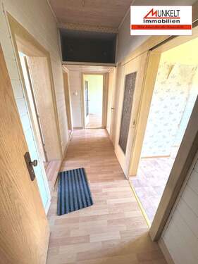 Flur - 3 Zimmer Etagenwohnung in Teuchern