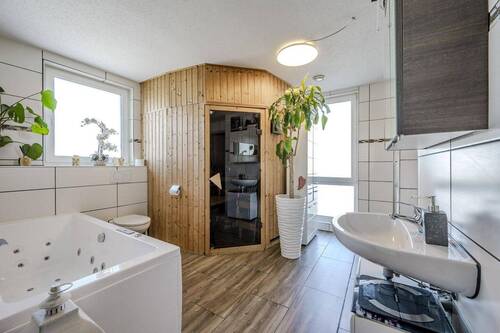 Bild 3 - 5 Zimmer Etagenwohnung in Weil der Stadt