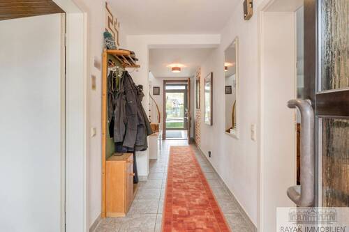Diele EG - 4 Zimmer Einfamilienhaus zum Kaufen in Meerbusch Osterath