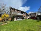 Rückansicht - 8 Zimmer Mehrfamilienhaus, Wohnhaus in Schortens / Grafschaft