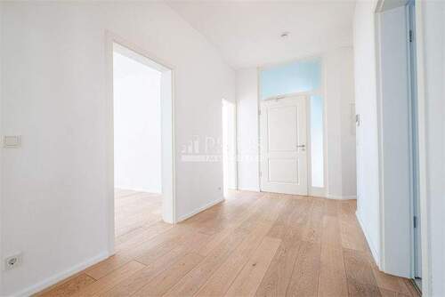 Flur - Historisches Juwel von 1863: Spätklassizistische Eleganz trifft modernen Wohnkomfort