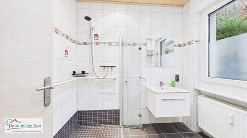 EG - Duschbad - 6 Zimmer Einfamilienhaus in Merzig