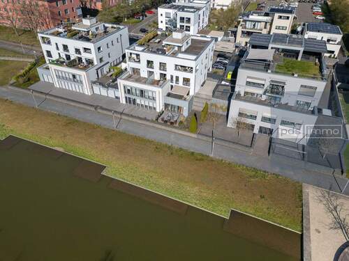 Objektansicht - Mit Blick auf das Wasserband ! KI