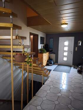 Diele mit Treppe.jpg - 