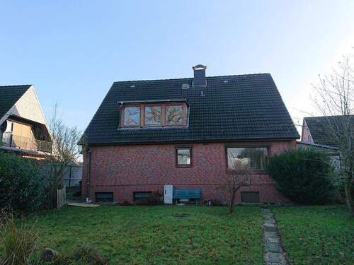 Gartenseite - 6 Zimmer Einfamilienhaus in Mühlenbarbek