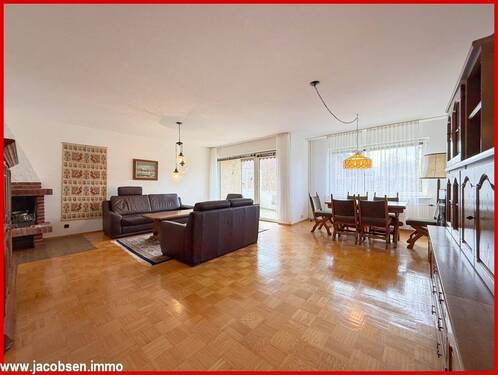 Wohn- und Esszimmer im Erdgeschoss - 