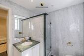 Badezimmer mit WC - 