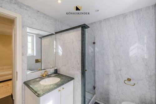 Badezimmer mit WC - 