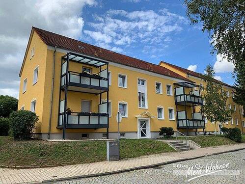 Titelbild - Helle 2-Raumwohnung mit Balkon, bei Einzug frisch renoviert