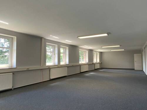 Bürofläche OG /rückwärtiger Gebäudeteil - 