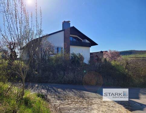 Außenansicht Balkon OG.jpg - 9 Zimmer Mehrfamilienhaus, Wohnhaus zum Kaufen in Wittighausen