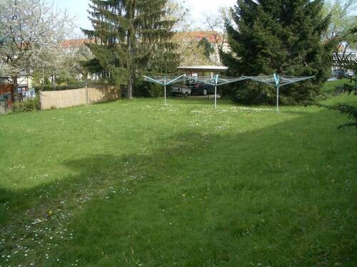 Wäscheplatz im Innenhof - 2 Zimmer Etagenwohnung in Dresden