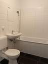 Badezimmer Musterbild - Etagenwohnung mit 69,60 m&sup2; in Erfurt zur Miete