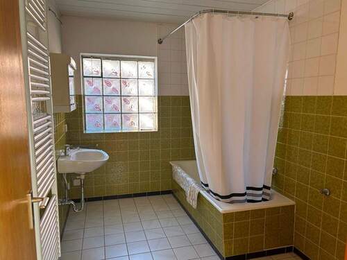 Sanitärbereich im OG Anbau - 