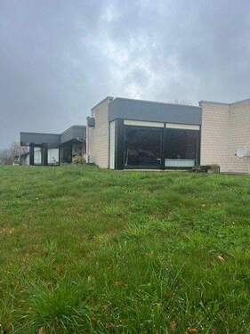 Bild 1 - Großzügiges Architektenhaus in Beckingen - Viel Platz für Ihre Familie