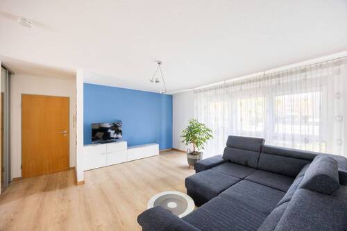 Wohnzimmer - 3 Zimmer Etagenwohnung zum Kaufen in Kornwestheim