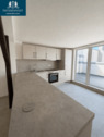 Küche Gutenbenbergsraße mit Blick auf den Balkon - Erstbezug nach Modernisierung - Dachgeschosswohnung mit Küche 