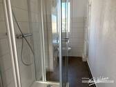 Bad mit Dusche - 4 Zimmer Etagenwohnung in Bad Dürrenberg