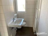Bad mit Dusche - Etagenwohnung mit 76,20 m&sup2; in Bad Dürrenberg zur Miete