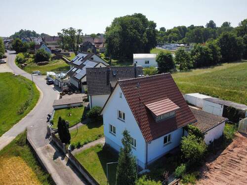 Einfamilenwohnhaus - Wohnhaus in ruhiger Ortsrandlage von Sulzbach-Rosenberg