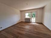 Zimmer mit Zugang zum Balkon - 4 Zimmer Etagenwohnung zur Miete in Kaiserslautern