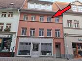 Vorderansicht des Hauses - *** DIE WOHNUNG IST RESERVIERT! *** 2-Raum-Wohnung für Singles direkt im Stadtzentrum in Aschersleben